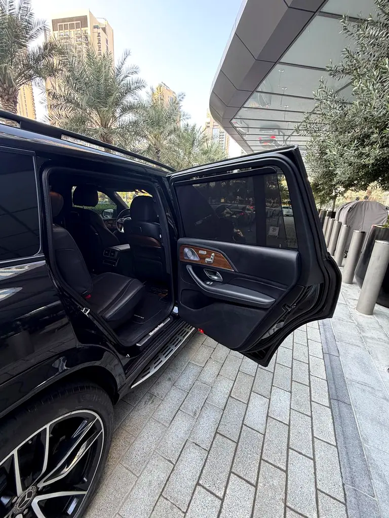 Mercedes-Benz GLS 450 4MATIC 2020 GCC Specs - Pristine Condition - Image 8