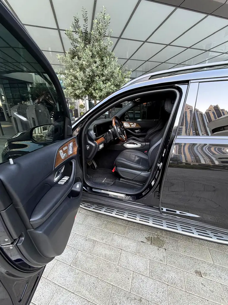 Mercedes-Benz GLS 450 4MATIC 2020 GCC Specs - Pristine Condition - Image 9