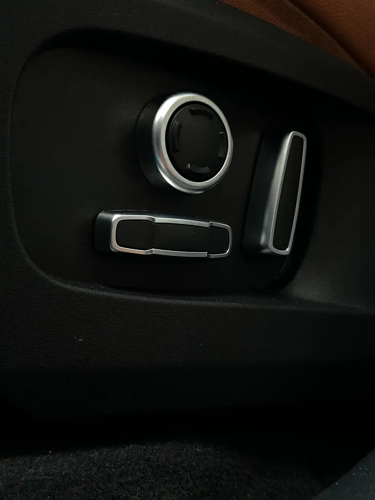1,839/pm | R Dynamic SE Black Edition | Agency Warranty Until 2027 - Image 16