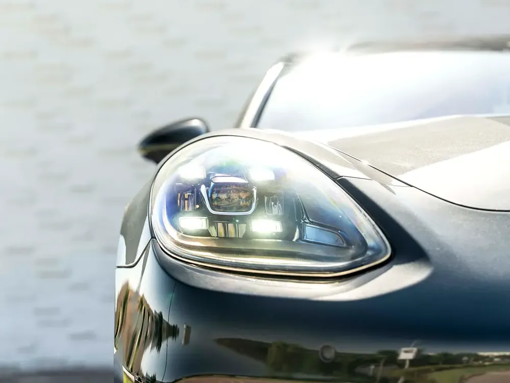 0% DOWN PAYMENT | 🚀 JUNE EDITION | 4 E-HYBRID SPORT DESIGN | FULL AGENCY SERVICE HISTORY - Image 5