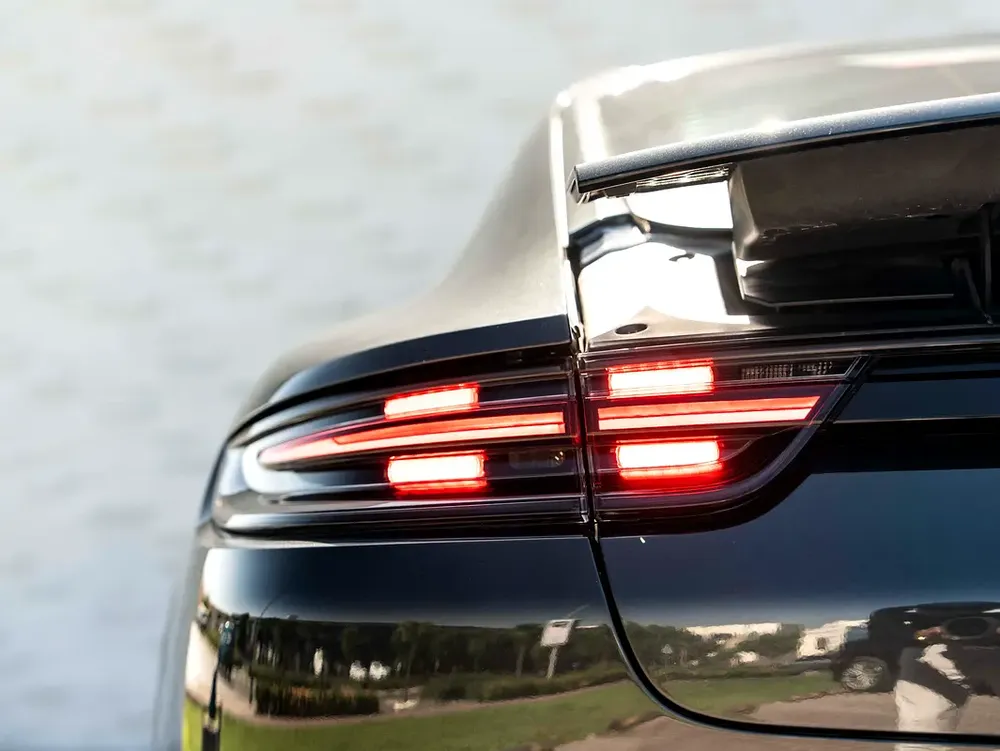 0% DOWN PAYMENT | 🚀 JUNE EDITION | 4 E-HYBRID SPORT DESIGN | FULL AGENCY SERVICE HISTORY - Image 6