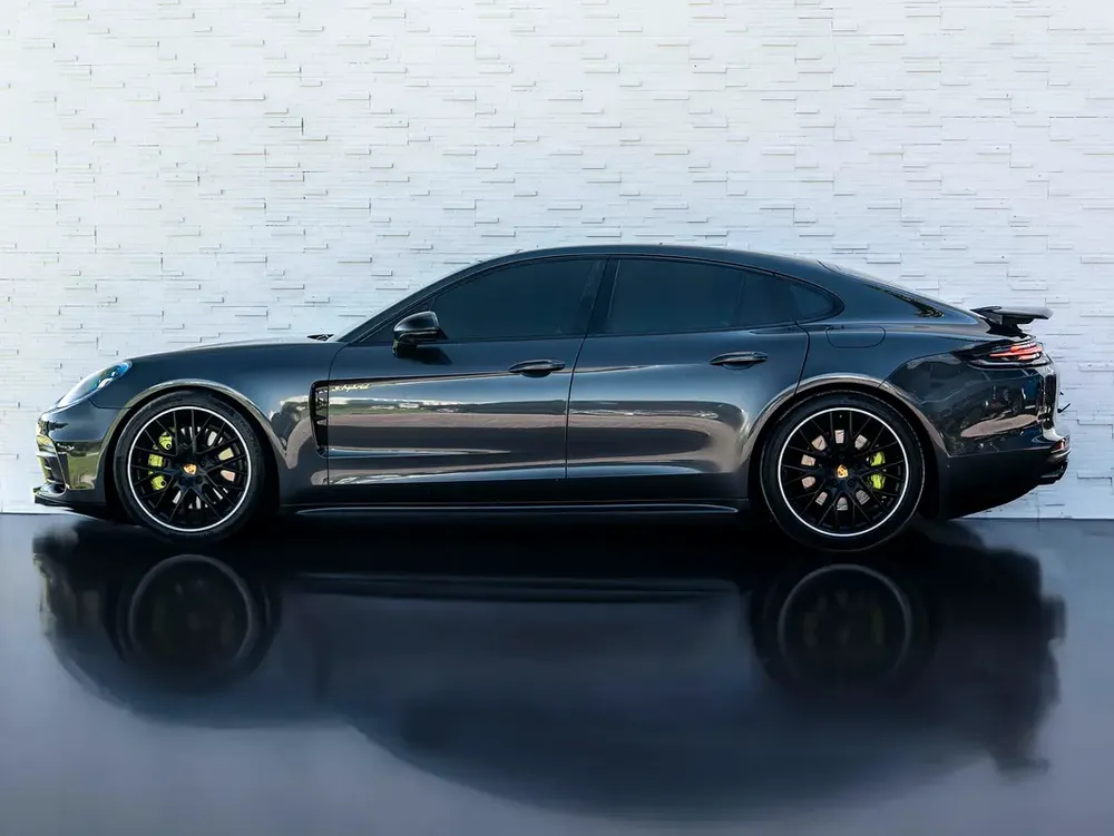 0% DOWN PAYMENT | 🚀 JUNE EDITION | 4 E-HYBRID SPORT DESIGN | FULL AGENCY SERVICE HISTORY - Image 8