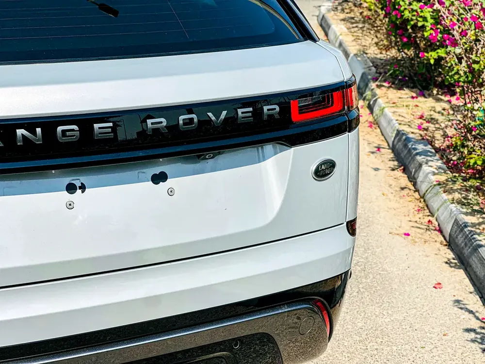 Very clean Land Rover Velar R-Dynamic - Image 13