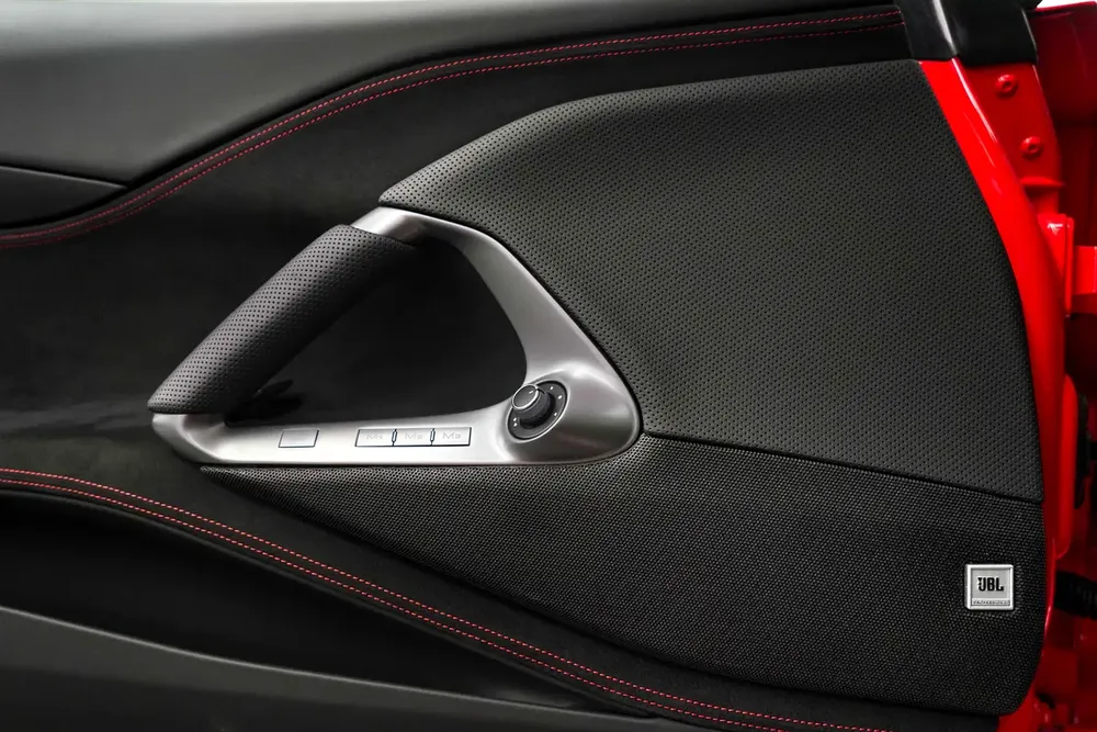 2018 FERRARI 812 SUPERFAST / LOW MILEAGE / V12 / CARBON FIBRE / JBL - Image 14