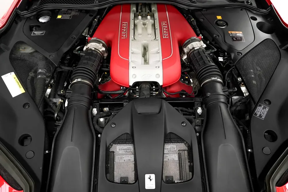 2018 FERRARI 812 SUPERFAST / LOW MILEAGE / V12 / CARBON FIBRE / JBL - Image 16