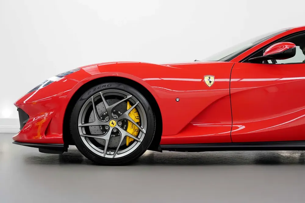 2018 FERRARI 812 SUPERFAST / LOW MILEAGE / V12 / CARBON FIBRE / JBL - Image 6