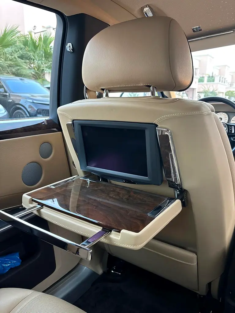 Rolls-Royce Ghost Series II Very Low Mileage 2016 GCC Specs - Image 13
