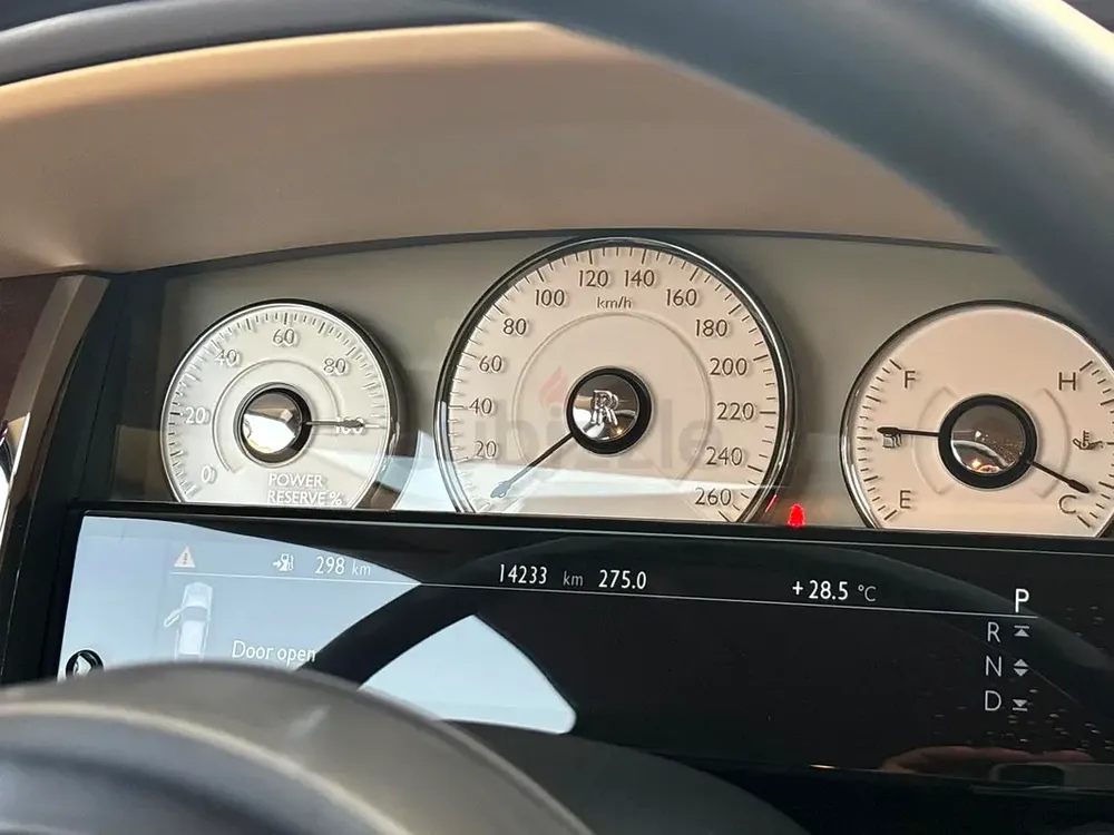 Rolls-Royce Ghost Series II Very Low Mileage 2016 GCC Specs - Image 4