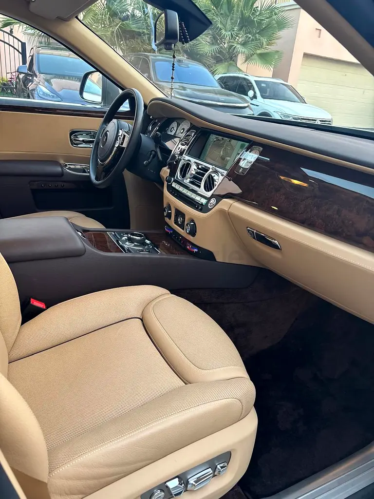 Rolls-Royce Ghost Series II Very Low Mileage 2016 GCC Specs - Image 5