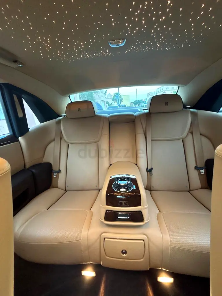 Rolls-Royce Ghost Series II Very Low Mileage 2016 GCC Specs - Image 9