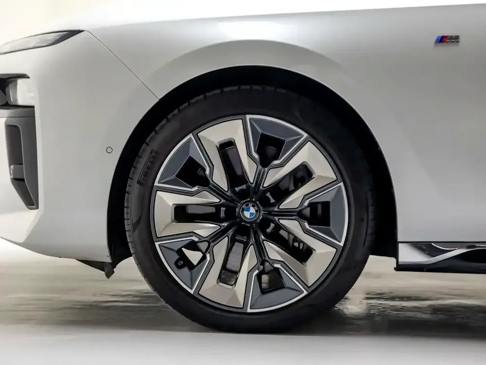 2023 | BMW | 760Li | xDrive | GCC Spec | With Warranty and Service Contract - Image 20