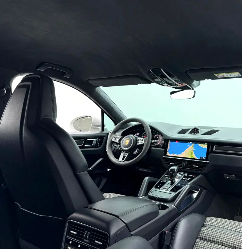 2020 Porsche Cayenne Coupe Turbo, 2026 Porsche Warranty, Full Porsche Service History, GCC - Image 12