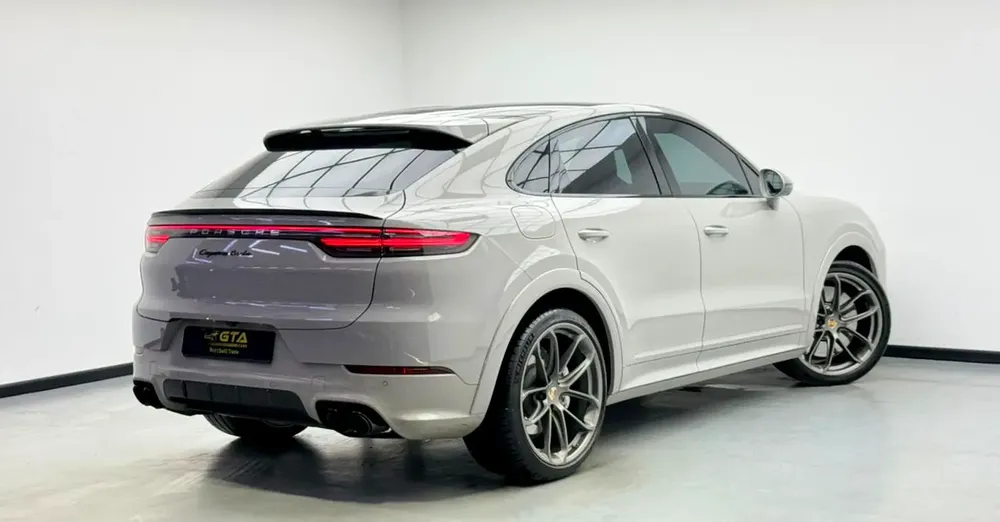 2020 Porsche Cayenne Coupe Turbo, 2026 Porsche Warranty, Full Porsche Service History, GCC - Image 4