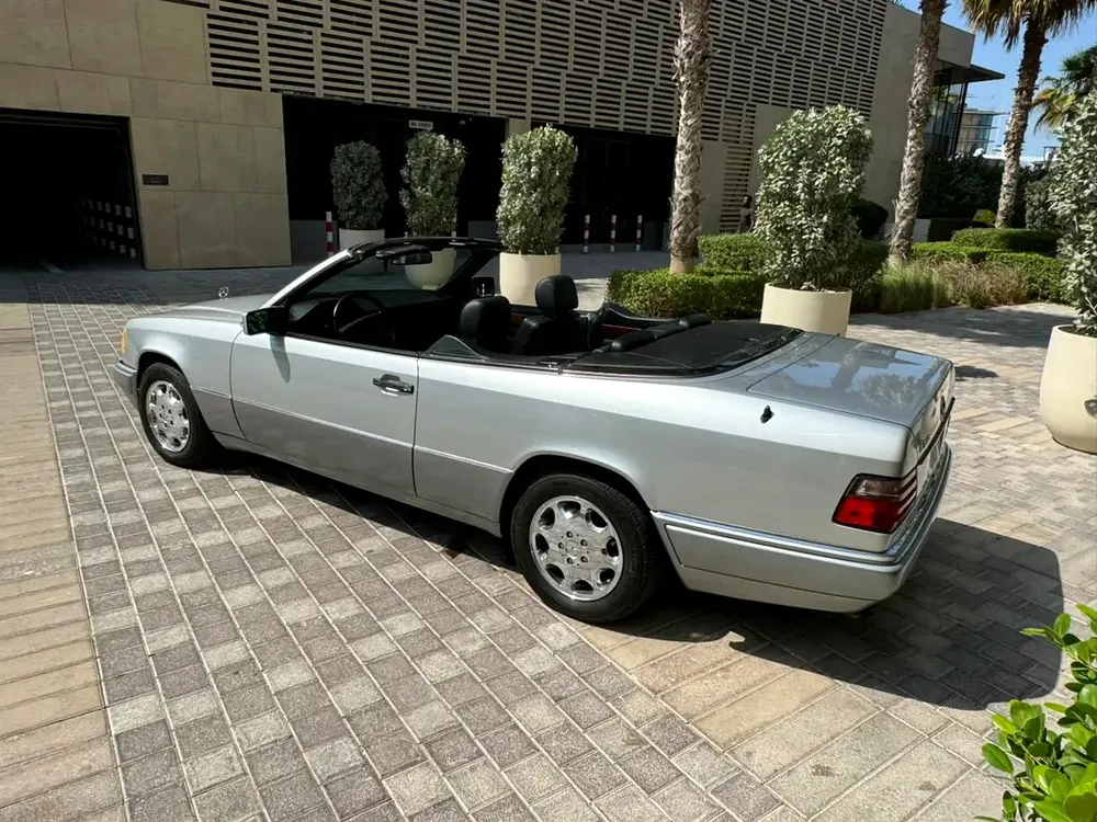 1995 Mercedes-Benz E-Class E 320 Convertible - Mint Condition - Image 12