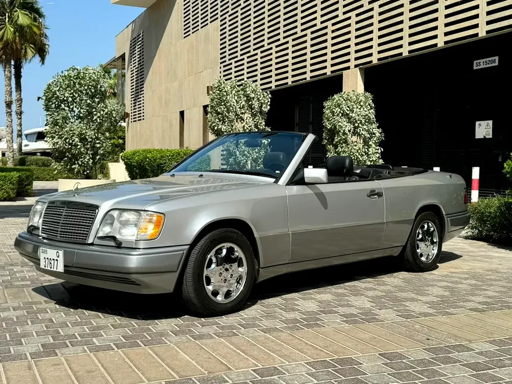 1995 Mercedes-Benz E-Class E 320 Convertible - Mint Condition - Image 4