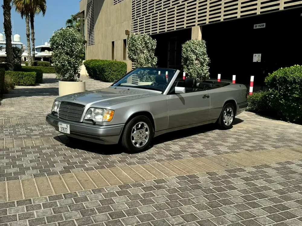 1995 Mercedes-Benz E-Class E 320 Convertible - Mint Condition - Image 5