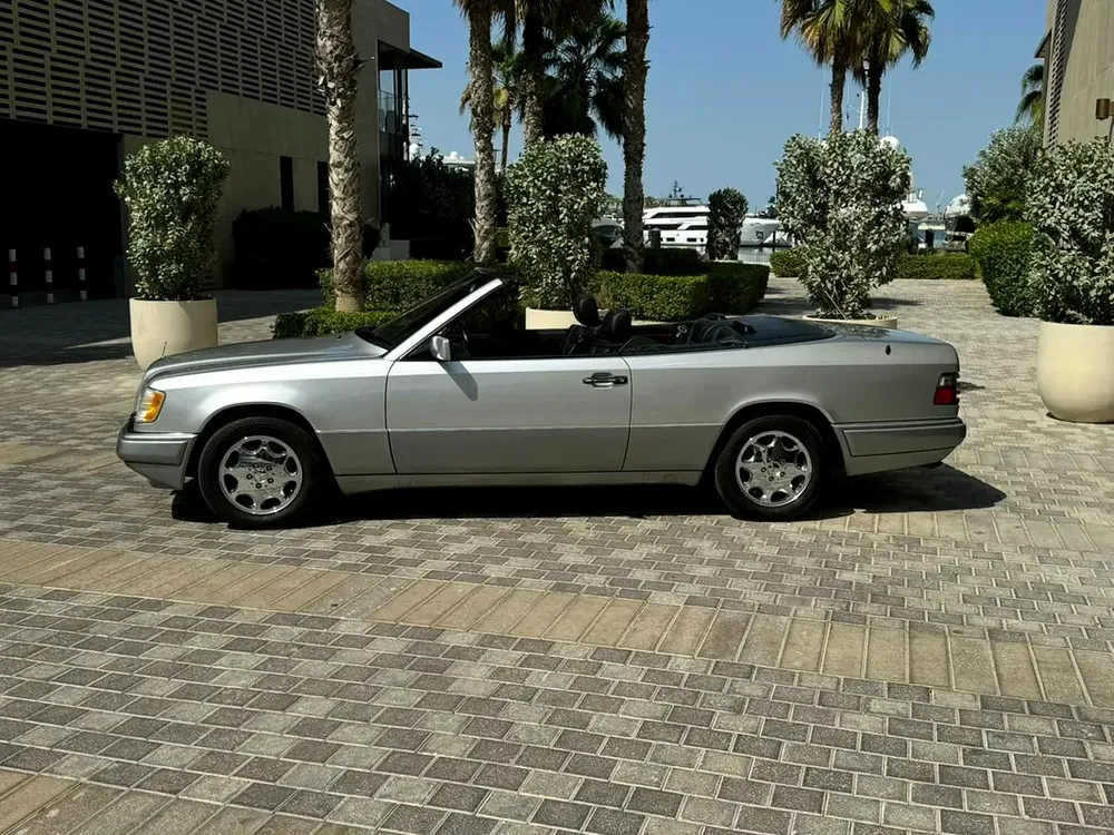 1995 Mercedes-Benz E-Class E 320 Convertible - Mint Condition - Image 7