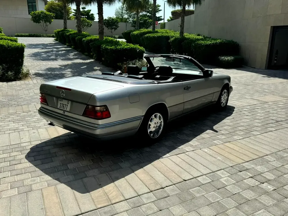 1995 Mercedes-Benz E-Class E 320 Convertible - Mint Condition - Image 9