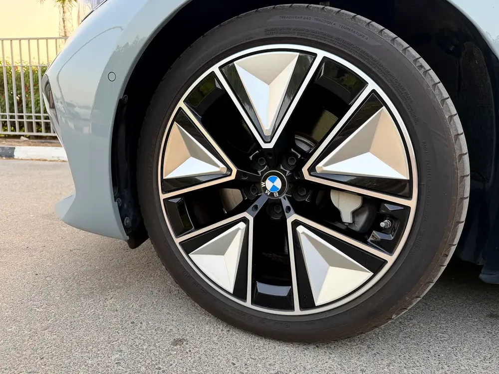 BMW i3 eDrive 40 L 2025 Chinese Specs - Brand New Electric Luxury Sedan - Image 14