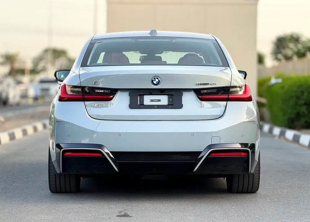BMW i3 eDrive 40 L 2025 Chinese Specs - Brand New Electric Luxury Sedan - Image 5