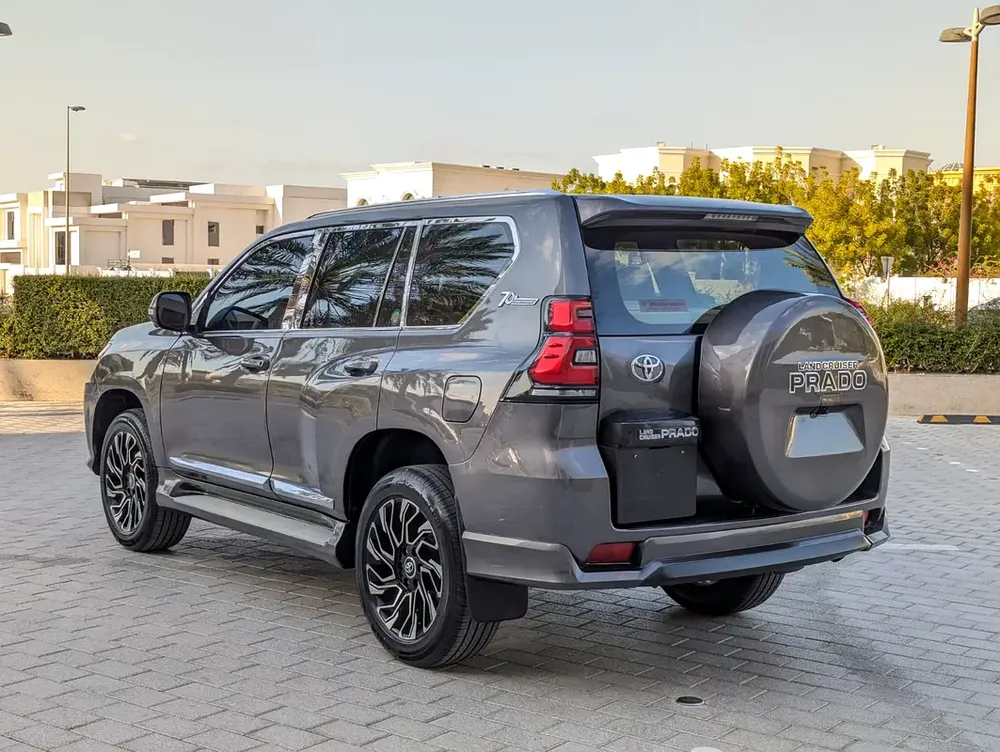TOYOTA PRADO 2012 FACELIFTED 2023 WITH INTERIOR AND EXTERIOR V4 2.7L GCC IN EXCELLENT CONDITION - Image 12