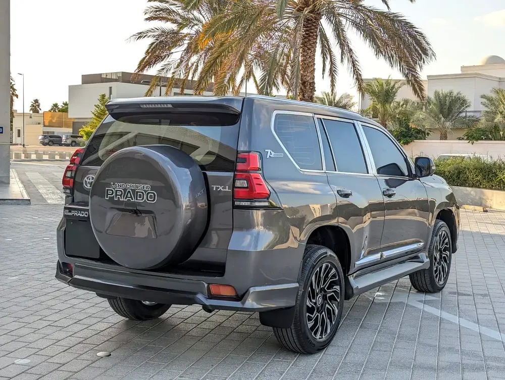 TOYOTA PRADO 2012 FACELIFTED 2023 WITH INTERIOR AND EXTERIOR V4 2.7L GCC IN EXCELLENT CONDITION - Image 13