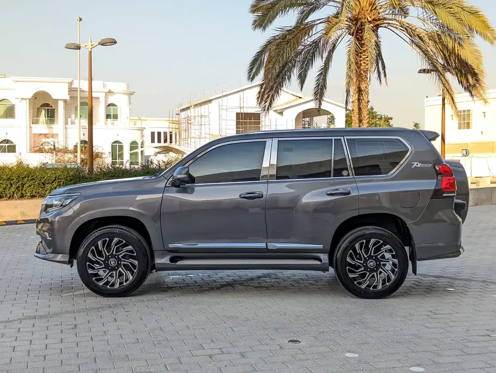 TOYOTA PRADO 2012 FACELIFTED 2023 WITH INTERIOR AND EXTERIOR V4 2.7L GCC IN EXCELLENT CONDITION - Image 14