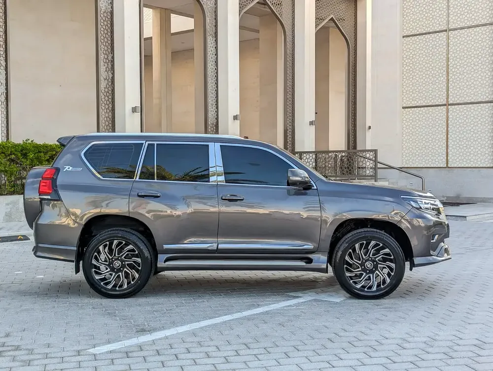TOYOTA PRADO 2012 FACELIFTED 2023 WITH INTERIOR AND EXTERIOR V4 2.7L GCC IN EXCELLENT CONDITION - Image 15
