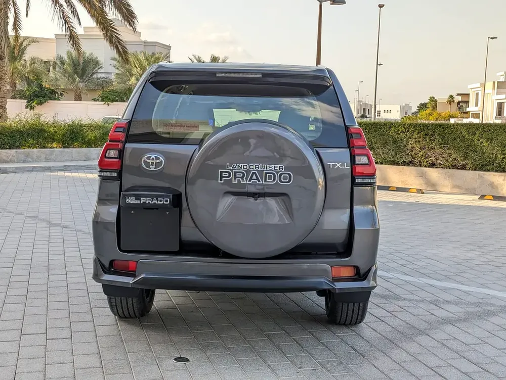 TOYOTA PRADO 2012 FACELIFTED 2023 WITH INTERIOR AND EXTERIOR V4 2.7L GCC IN EXCELLENT CONDITION - Image 16