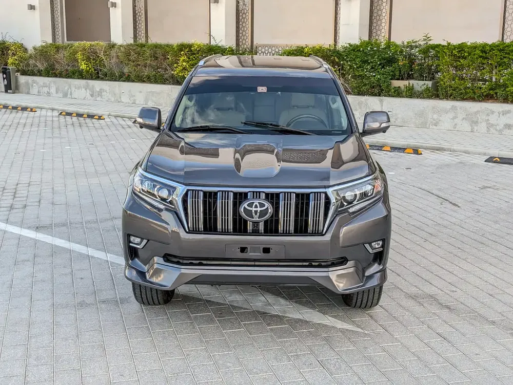 TOYOTA PRADO 2012 FACELIFTED 2023 WITH INTERIOR AND EXTERIOR V4 2.7L GCC IN EXCELLENT CONDITION - Image 17
