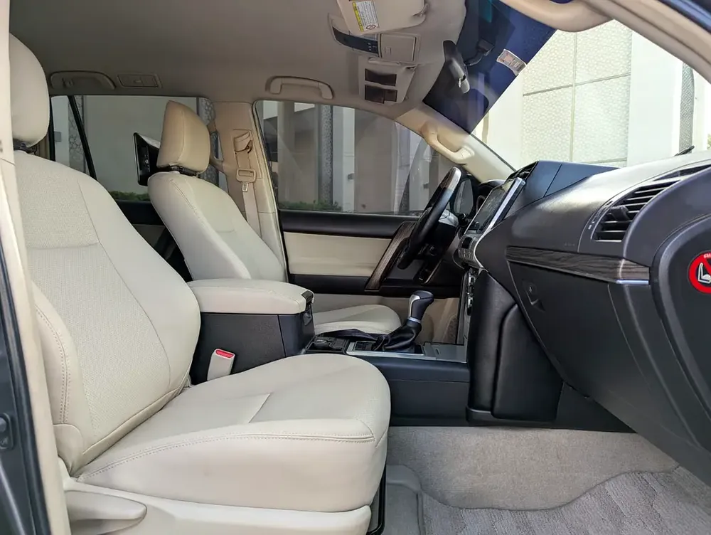 TOYOTA PRADO 2012 FACELIFTED 2023 WITH INTERIOR AND EXTERIOR V4 2.7L GCC IN EXCELLENT CONDITION - Image 9