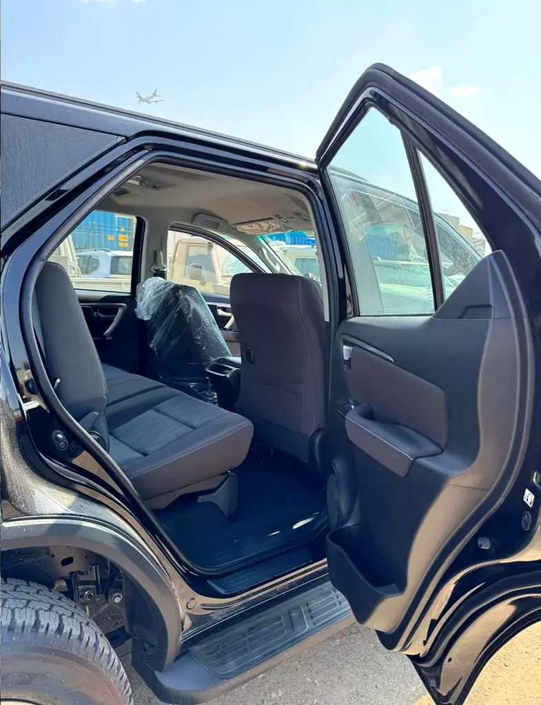 Toyota Fortuner 2026 2.7P Brand New - Export Ready - Image 11