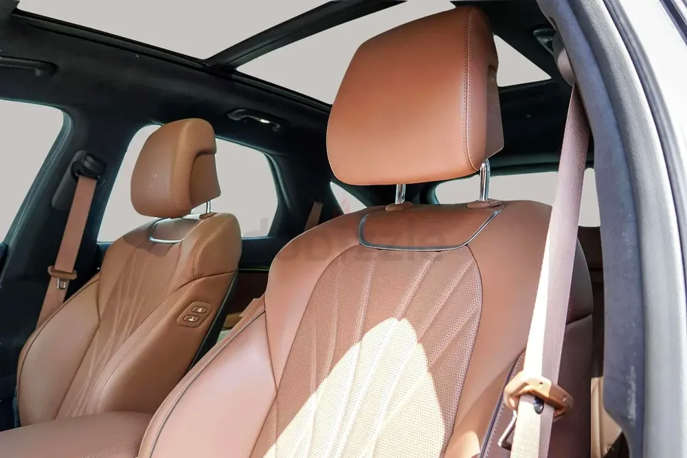 AED 3267/month | 2025 Genesis GV70 Premium T-GDI | GCC Specs | Ref#446933 - Image 11