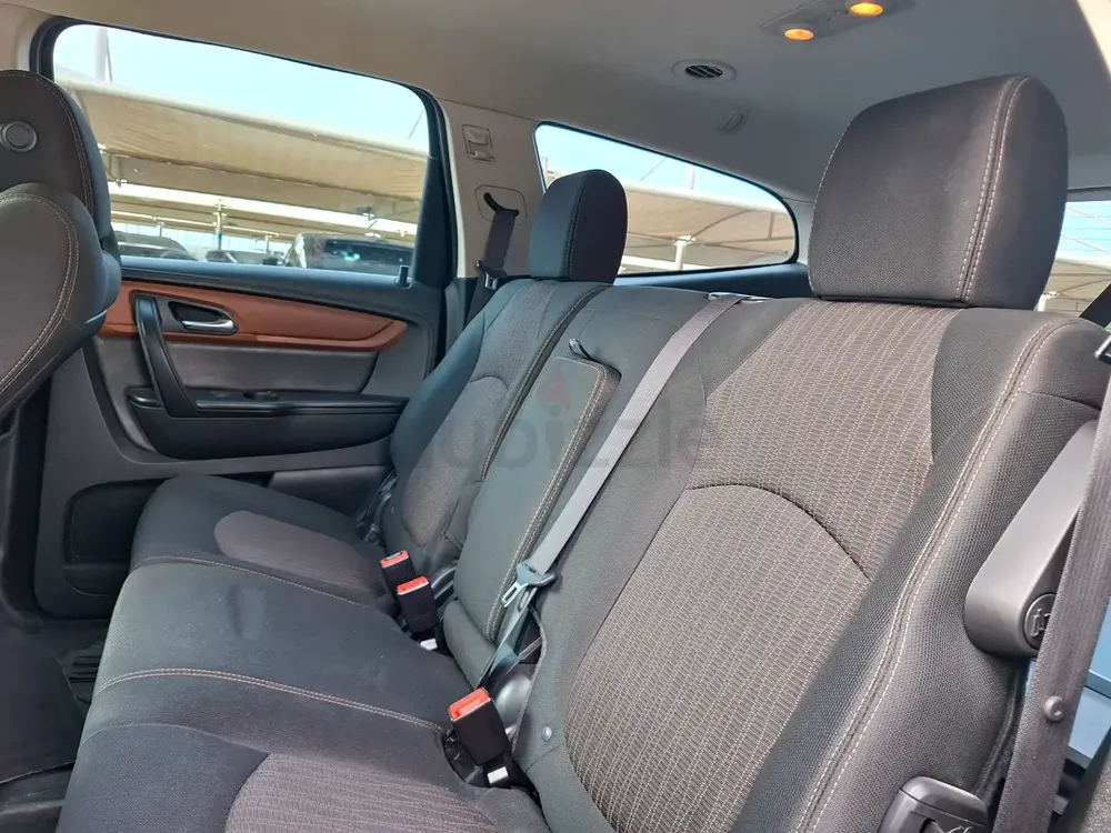 AED 464/month | 2017 Chevrolet Traverse LT | GCC Specs | Ref#405736 - Image 12