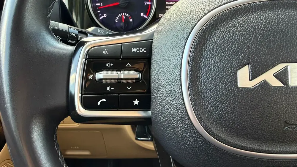 1 YR WARRANTY | AED 1900 PM | 3.5 LX | GCC - Image 12