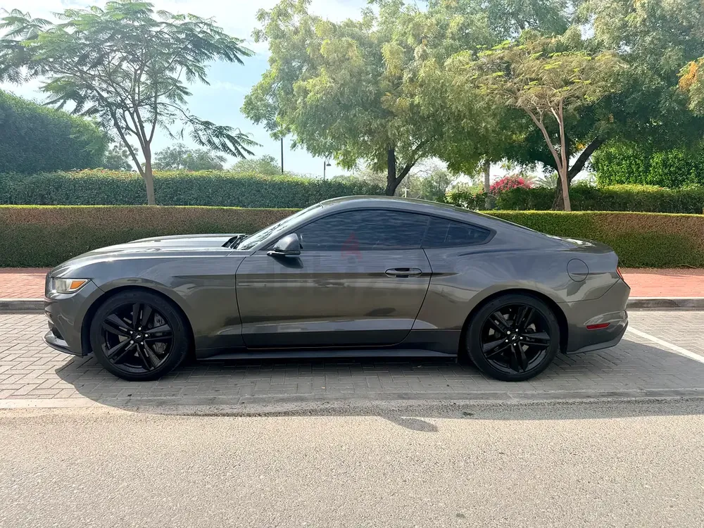 Ford Mustang 2016 EcoBoost Premium | Manual | GCC | LOW KM | Accident-Free - Image 15