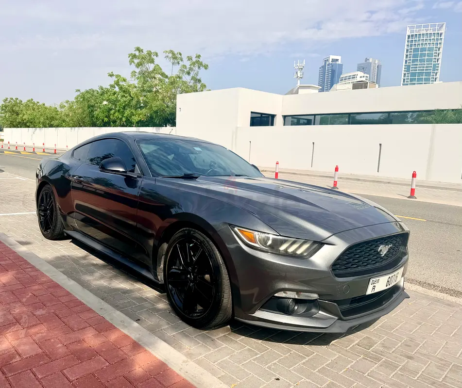 Ford Mustang 2016 EcoBoost Premium | Manual | GCC | LOW KM | Accident-Free - Image 4