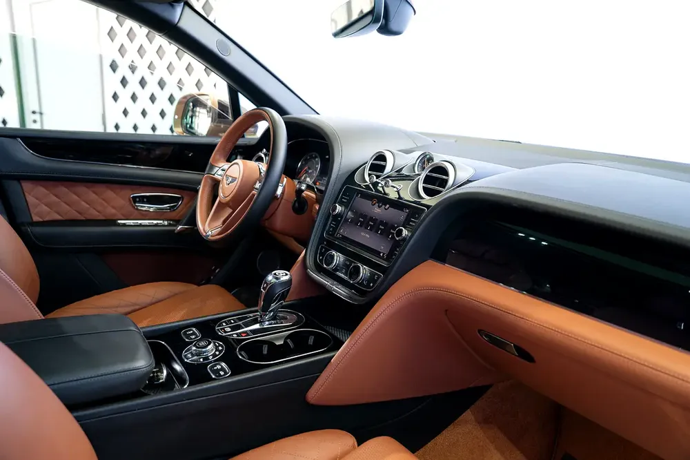 BENTAYGA W12 | PANORAMIC ROOF | ELECTRIC MEMORY SEATS | WARRANTY AVAILABLE - Image 13