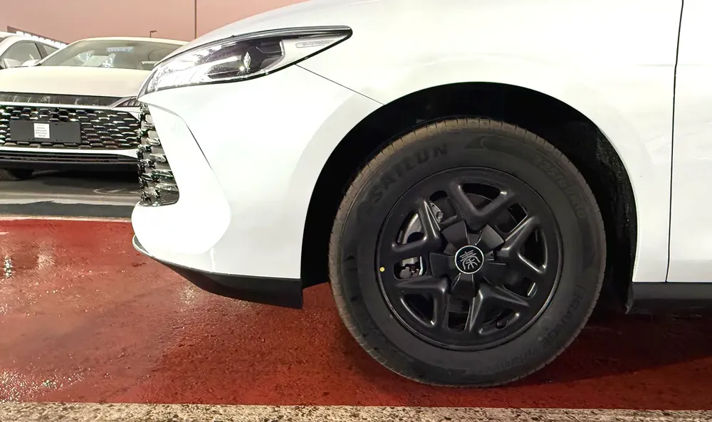 BYD Qin Plus DM-i 55KM Leading 2025 - Image 4