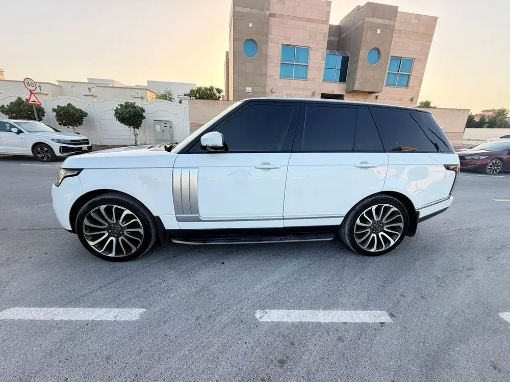 Land Rover Discovery HSE Luxury 2014 - GCC Specs - Well Maintained - Image 19