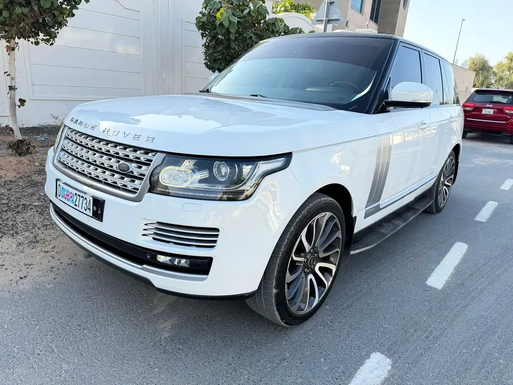 Land Rover Discovery HSE Luxury 2014 - GCC Specs - Well Maintained - Image 4