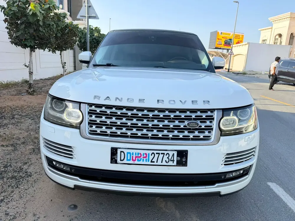 Land Rover Discovery HSE Luxury 2014 - GCC Specs - Well Maintained - Image 5