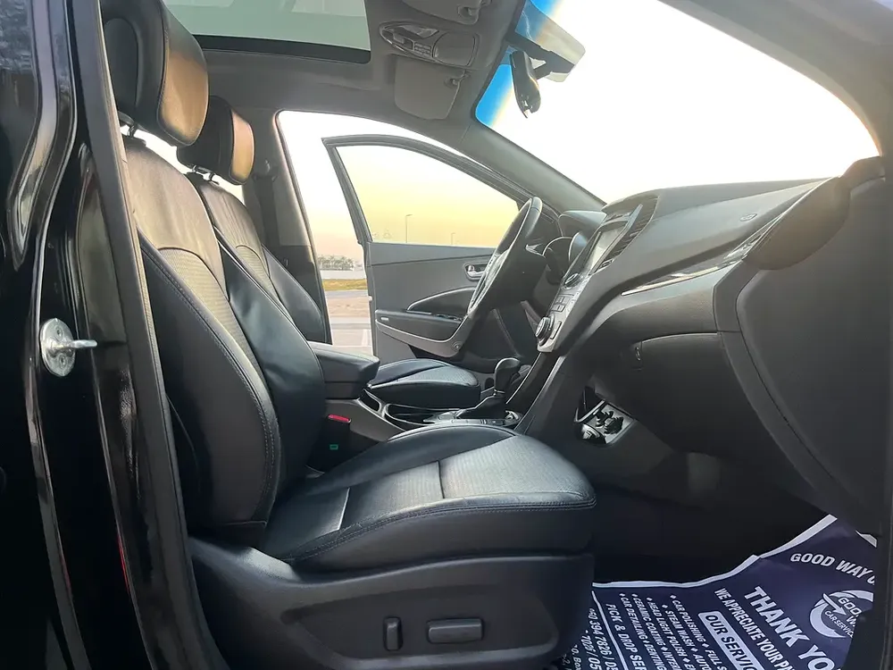 For sale Hyundai Santa Fe 2015 model 3.3L full option gcc - Image 12