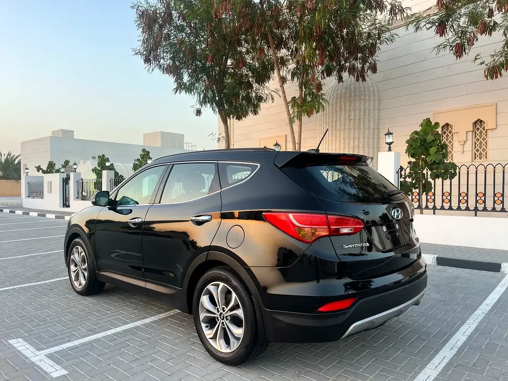 For sale Hyundai Santa Fe 2015 model 3.3L full option gcc - Image 15