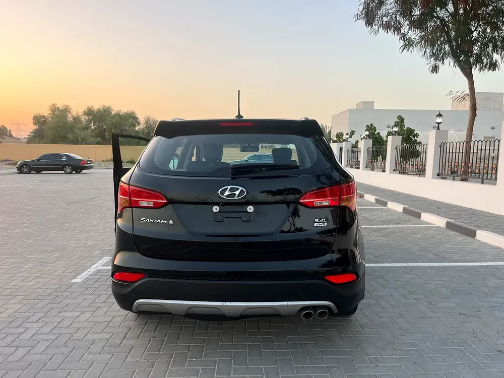 For sale Hyundai Santa Fe 2015 model 3.3L full option gcc - Image 16
