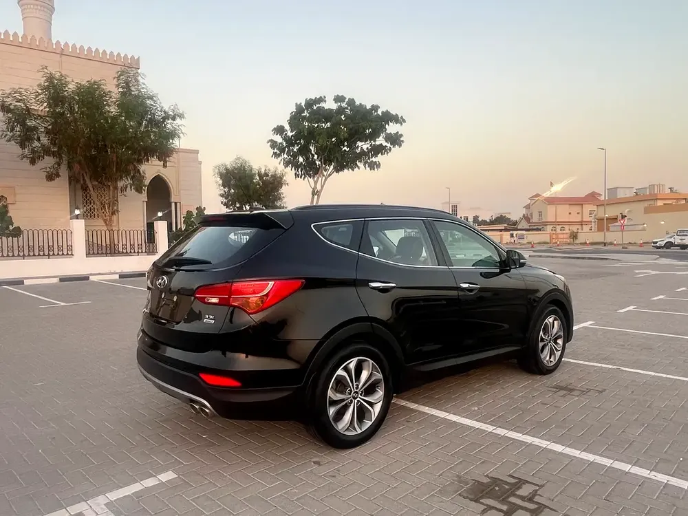 For sale Hyundai Santa Fe 2015 model 3.3L full option gcc - Image 7