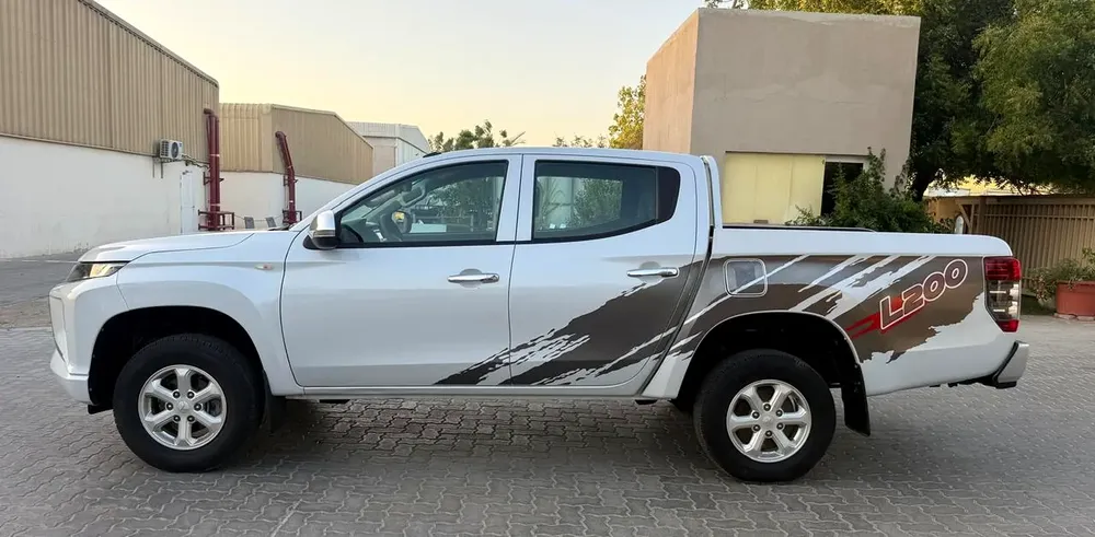 Mitsubishi L200, 2020 4X4 GCC Specs - Image 4