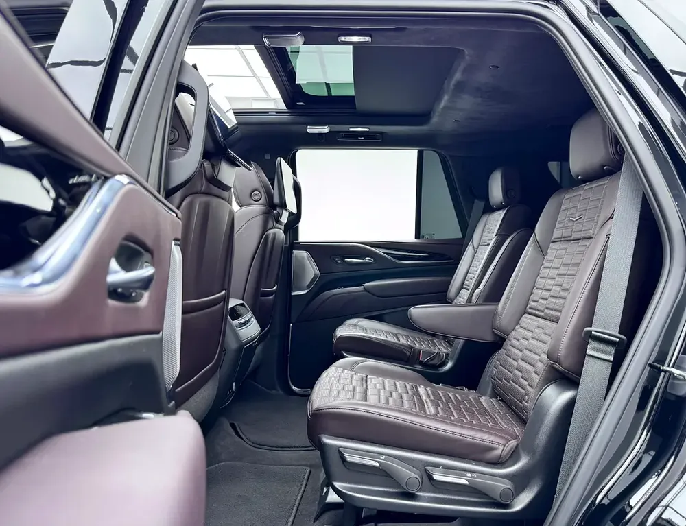 2023 Cadillac Escalade V, Jan 2027 Cadillac Warranty and Service Pack, Excellent Condition, GCCC - Image 13