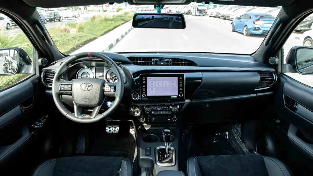 Toyota Hilux GR Sport 4.0L AT 4WD | 2026 | GCC Specs - Image 11