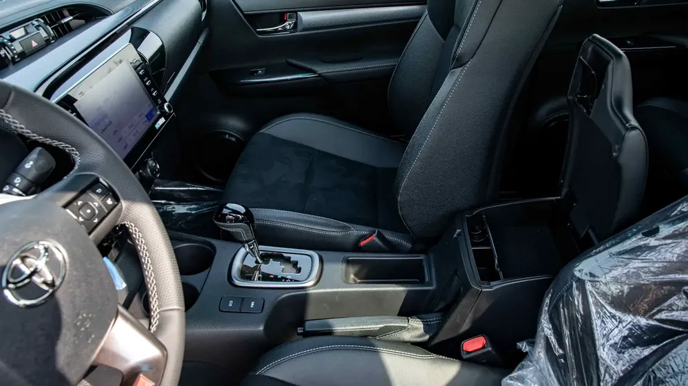 Toyota Hilux GR Sport 4.0L AT 4WD | 2026 | GCC Specs - Image 18